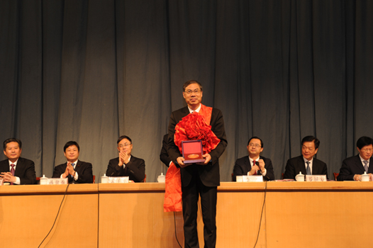 尊龙凯时在縣經濟工作會議上獲多項榮譽.JPG